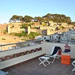 Victoria Hotel *