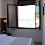 Hotel Victoria *