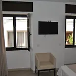 Hotel Victoria *