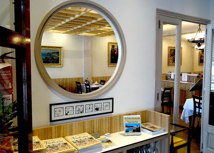 维多利亚酒店 酒店 *