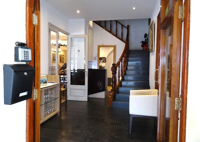 维多利亚酒店 *